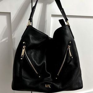 Michael Kors Evie Large Pebbled Leather Hobo Shoulder Bag in Black!